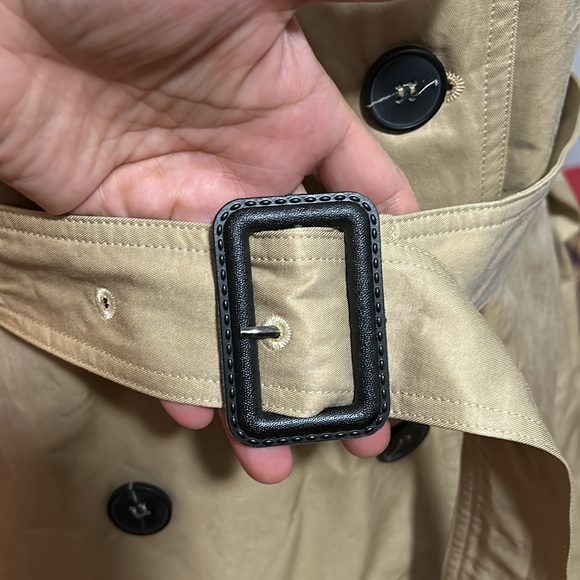 Beautiful unbranded Sleeveless Coat - Picture 5 of 11